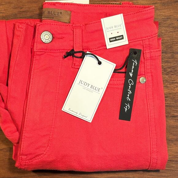 NWT Judy Blue Vibrant Red High Waist Denim Jeans Relaxed Fir Brand New - Picture 1 of 3